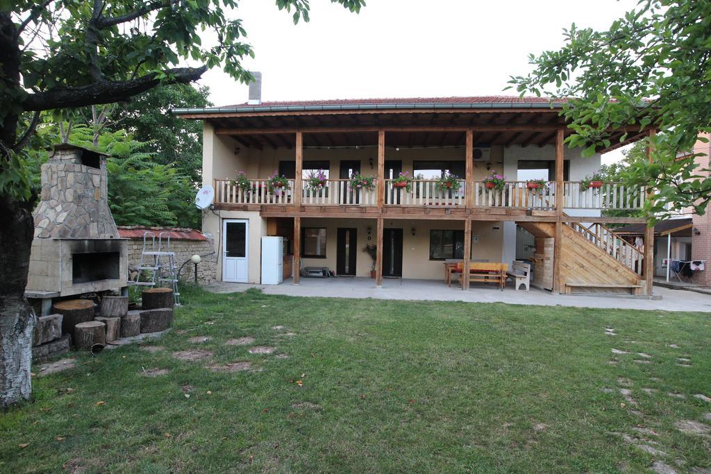 Hotel Slanchevata Kashta Krushuna Exterior foto